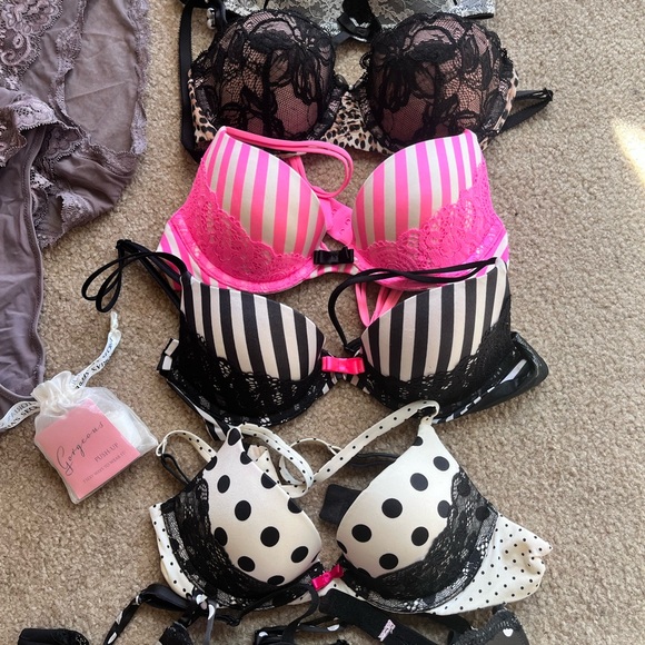 Victoria's Secret huge lot of bras and panties vintage pristine condition - Picture 6 of 7